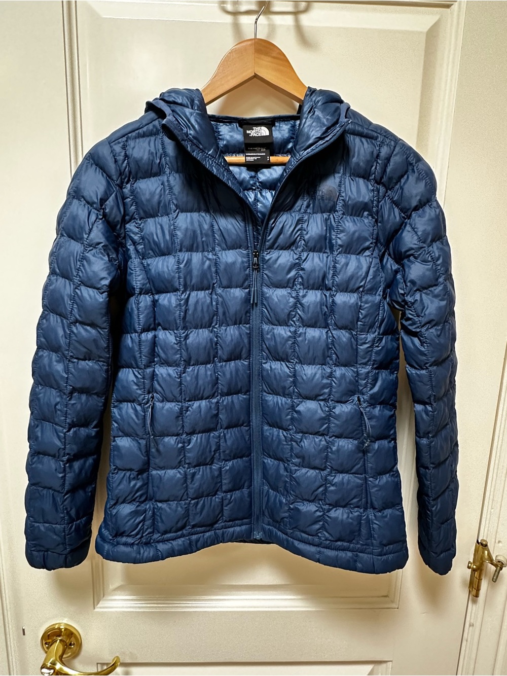 The North Face Women’s Navy Puffer Jacket with Hood